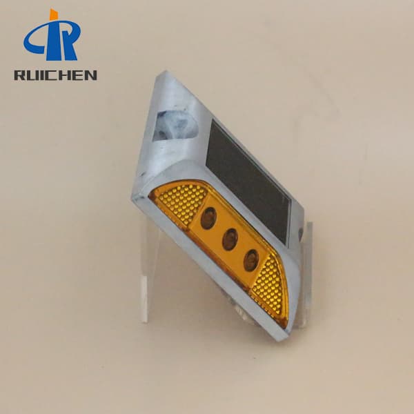 <h3>Customized 360 Degree useful solar road stud reflector With Stem</h3>
